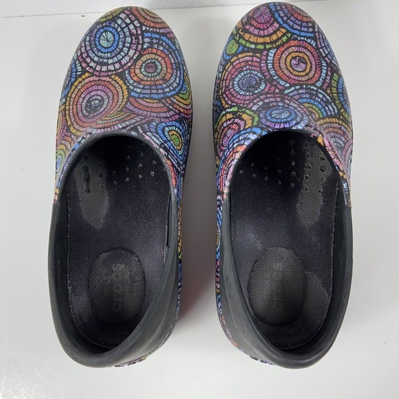 Crocs Neria Pro II Mule Clogs Pull On Multi Color Graphic Print Women's 6 Shoes - Picture 7 of 10